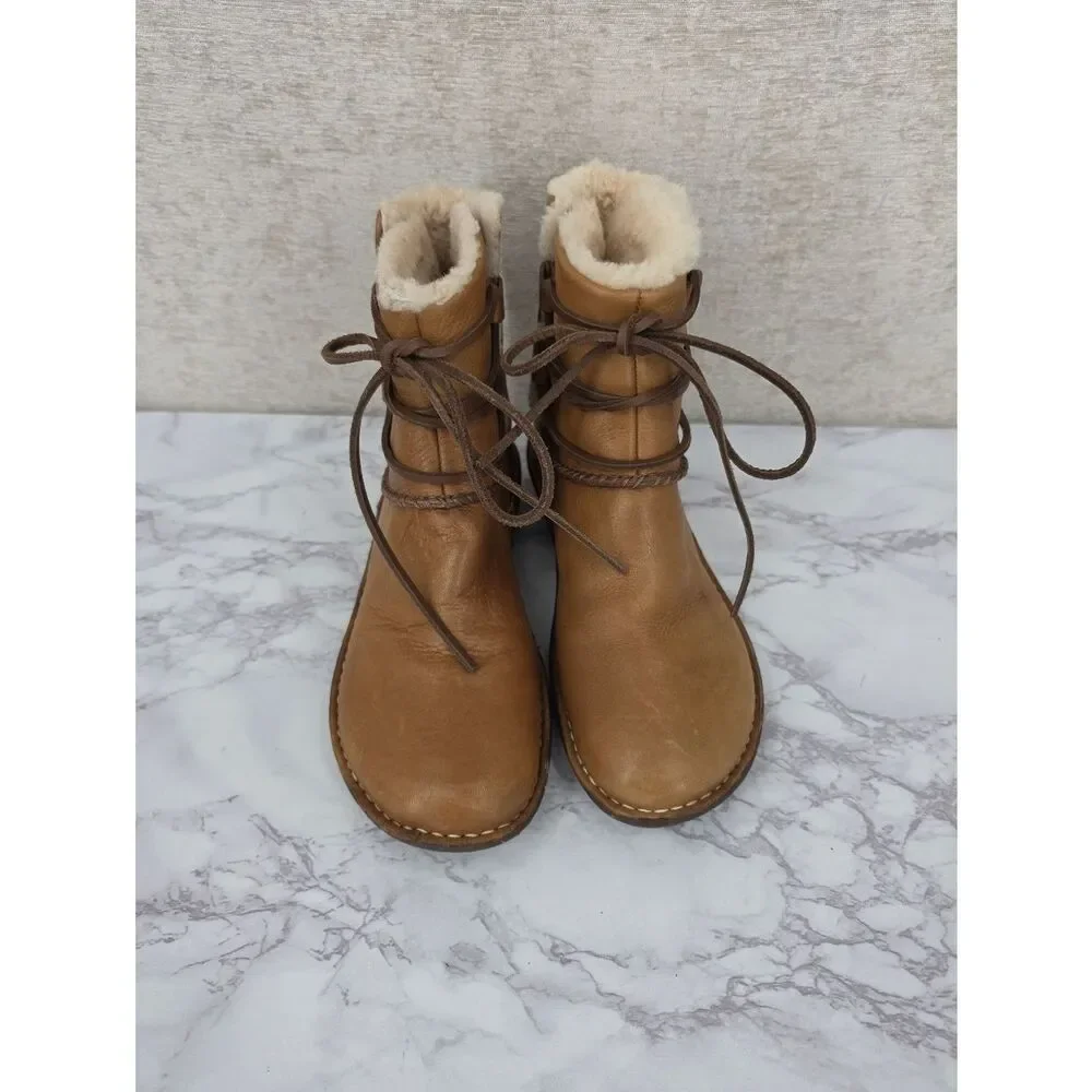 UGG Caspia 1932 Tan Leather Lace Up Ankle Sheepskin Warm Boots Womens Sz 9